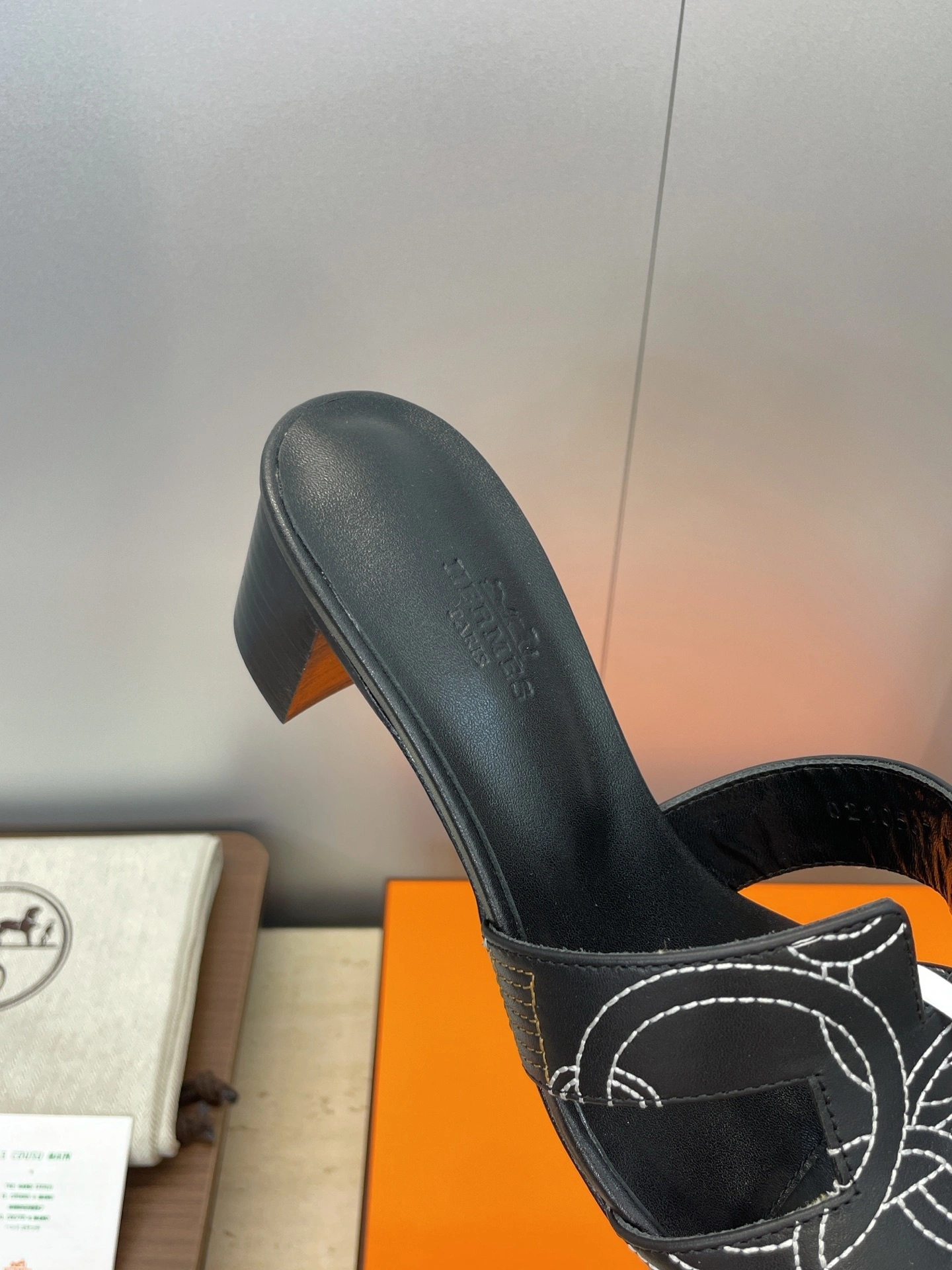 COCO--H5r75s H252184Z 023 Calfskin Heel height:4.5cm item:E-X362K2813